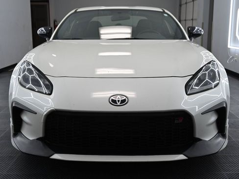 Used 2022 Toyota GR86 RWD image 6