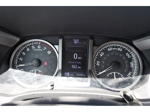 Used 2019 Toyota Tacoma SR5 RWD image 18