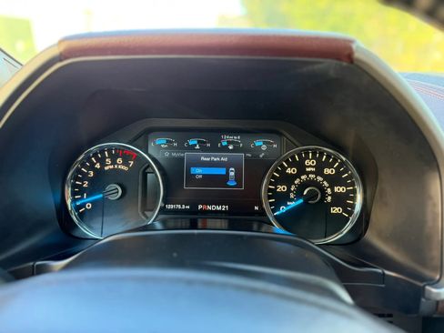 Used 2016 Ford F150 Platinum w/ Equipment Group 701A Luxury AWD/4WD image 14