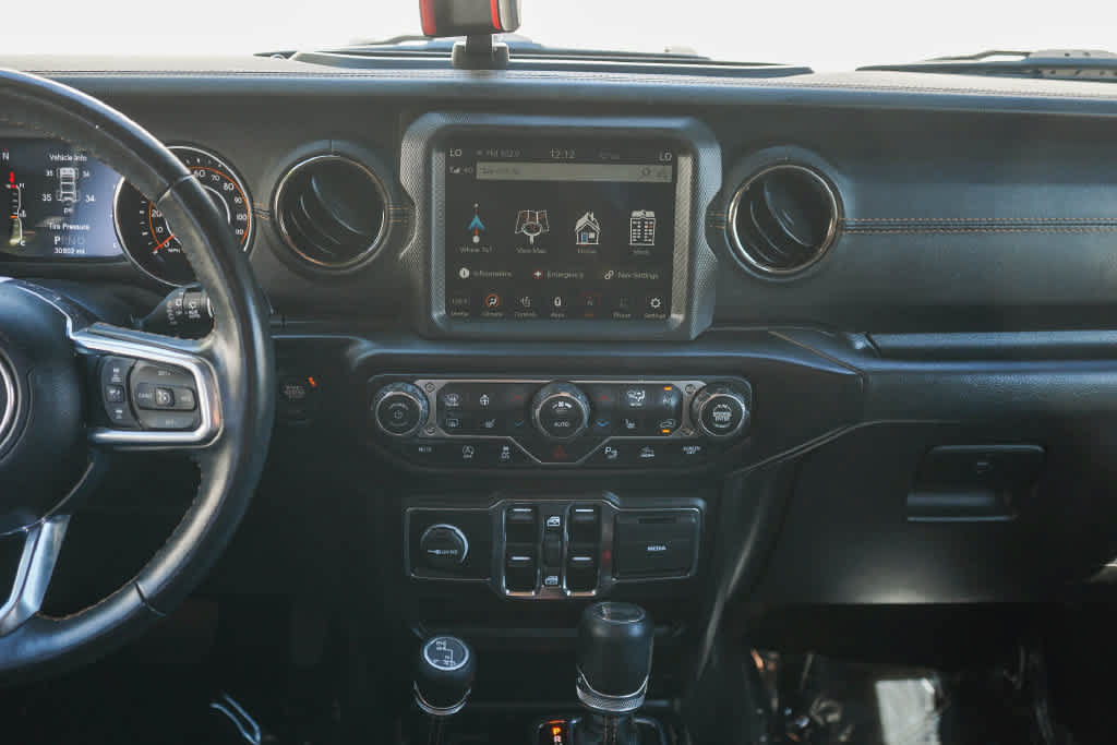 Used 2022 Jeep Wrangler Unlimited Sahara AWD/4WD image 13