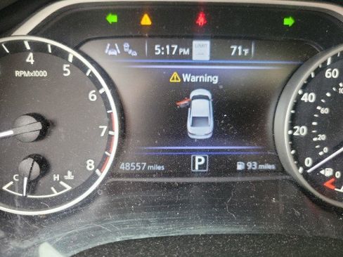 Used 2022 Nissan Maxima SR w/ Sport Mat Group FWD image 7