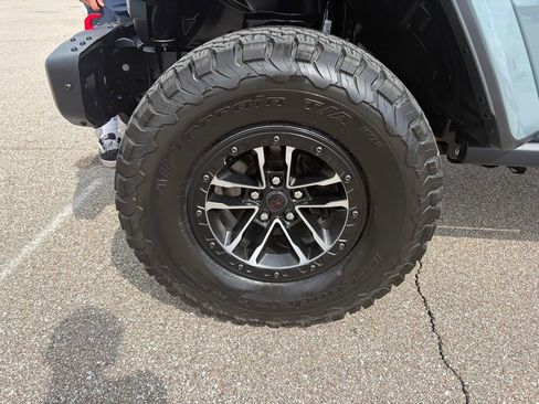 Used 2024 Jeep Wrangler Unlimited Rubicon AWD/4WD image 21