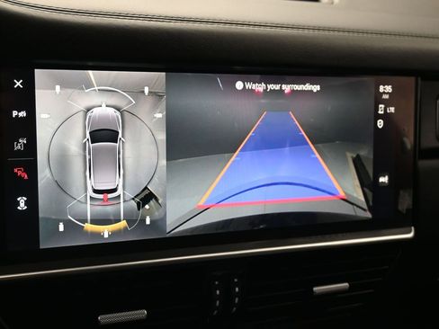 Certified 2022 Porsche Cayenne Turbo S AWD/4WD image 17