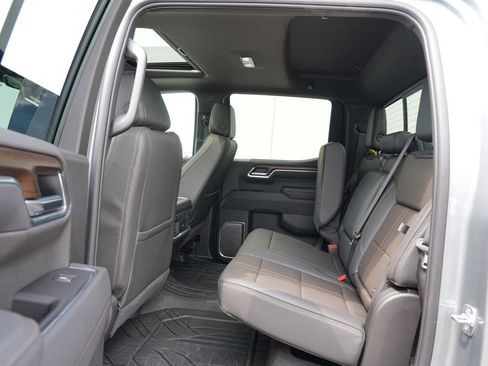 Certified 2025 Chevrolet Silverado 1500 High Country w/ High Country Premium Package AWD/4WD image 19