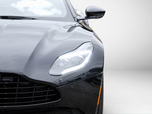 Used 2020 Aston Martin DB11 Coupe RWD image 50