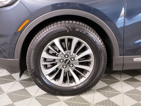 Used 2022 Lincoln Nautilus Reserve w/ Luxury Package image 18