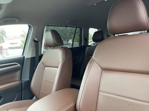 Used 2023 Volkswagen Atlas SE AWD/4WD image 8