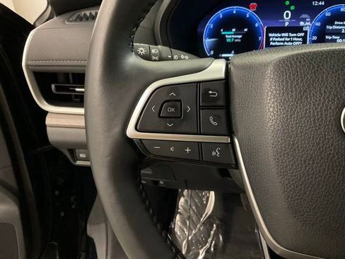 Used 2024 Toyota Grand Highlander AWD image 12