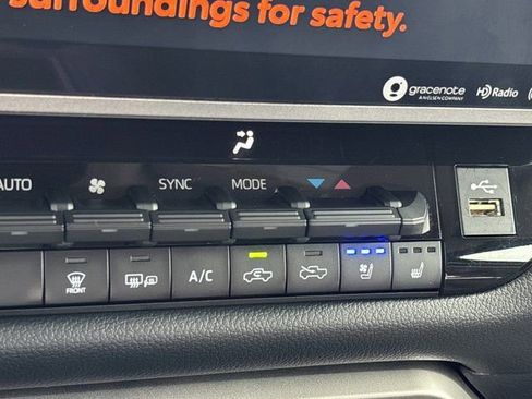 Used 2022 Toyota Tundra Limited image 36