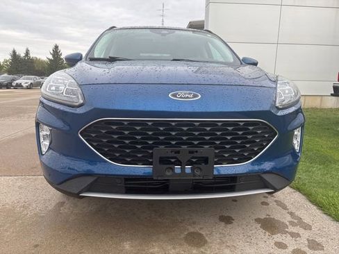 Used 2022 Ford Escape Titanium w/ Class II Trailer Tow Package AWD/4WD image 6