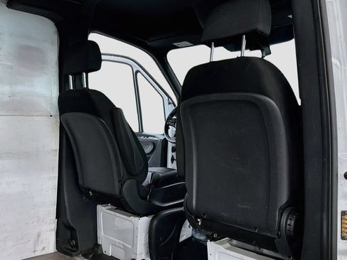 Used 2021 Mercedes-Benz Sprinter 1500 image 29