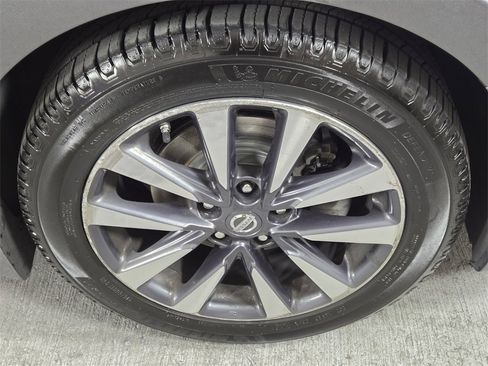 Used 2017 Nissan Altima 2.5 SV w/ Convenience Package image 10