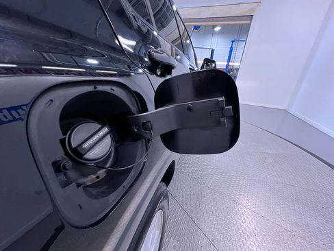 Used 2020 Chevrolet Trax LS FWD image 39