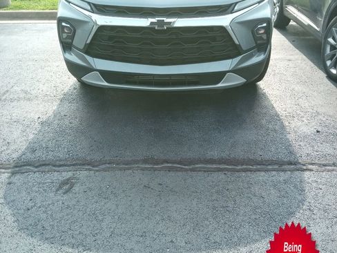 Used 2024 Chevrolet Blazer LT w/ Convenience Package FWD image 1