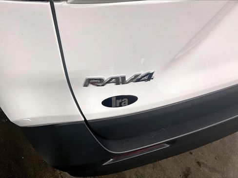 Certified 2024 Toyota RAV4 LE AWD/4WD image 31