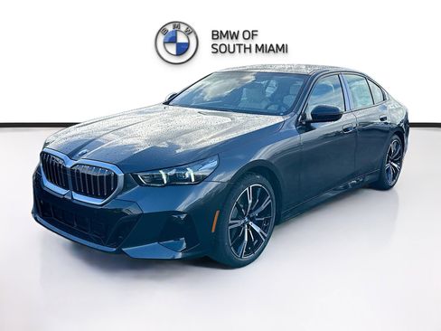 New 2026 BMW 530i w/ M Sport Package RWD image 3