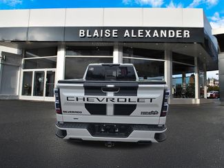 Used 2023 Chevrolet Silverado 1500 High Country w/ High Country Premium Package AWD/4WD video 4