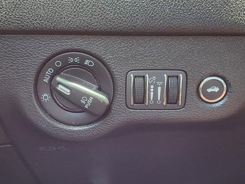 Used 2017 Dodge Charger SXT image 18