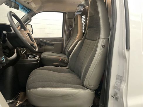 Used 2024 GMC Savana 2500 w/ Driver Convenience Package image 12