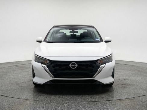 Used 2025 Nissan Sentra SV FWD image 2