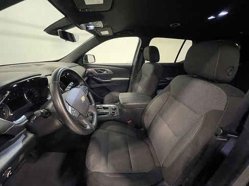 Used 2023 Chevrolet Traverse LT w/ Rear Camera Mirror Package image 3