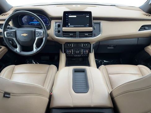 Used 2024 Chevrolet Suburban Premier RWD image 13