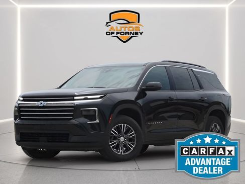 Used 2024 Chevrolet Traverse LT FWD image 1