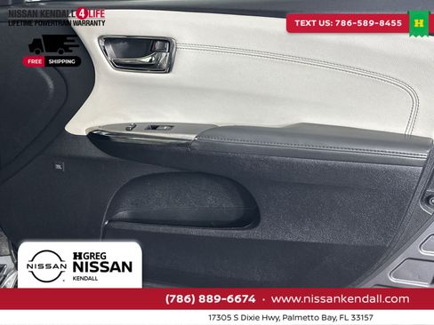 Used 2016 Toyota Avalon Limited w/ Toyota Safety Sense Package image 35