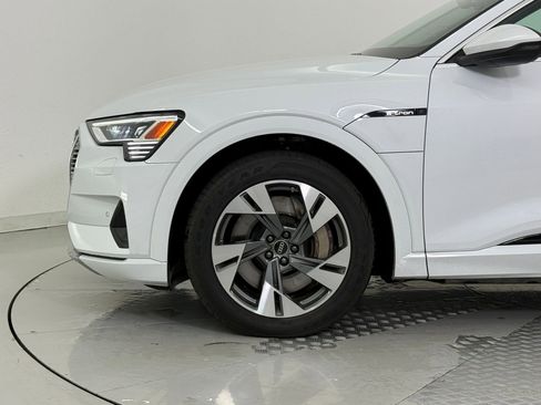 Used 2022 Audi e-tron Premium image 24