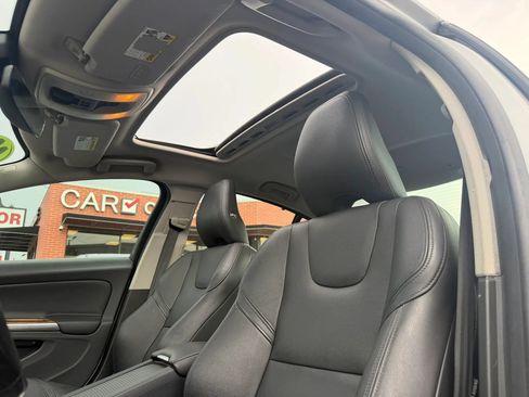 Used 2016 Volvo S60 T5 Inscription Platinum FWD image 9