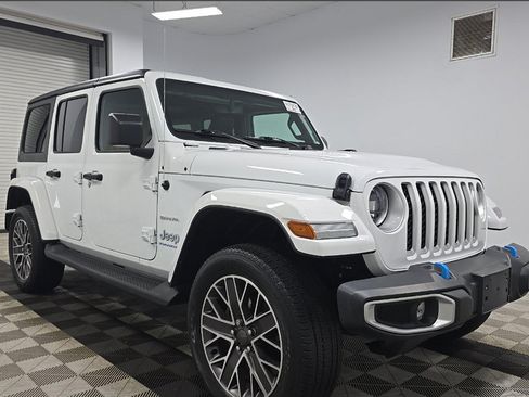 Used 2023 Jeep Wrangler Unlimited Sahara w/ Cold Weather Group AWD/4WD image 4