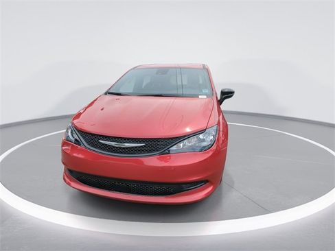 New 2026 Chrysler Voyager LX image 3