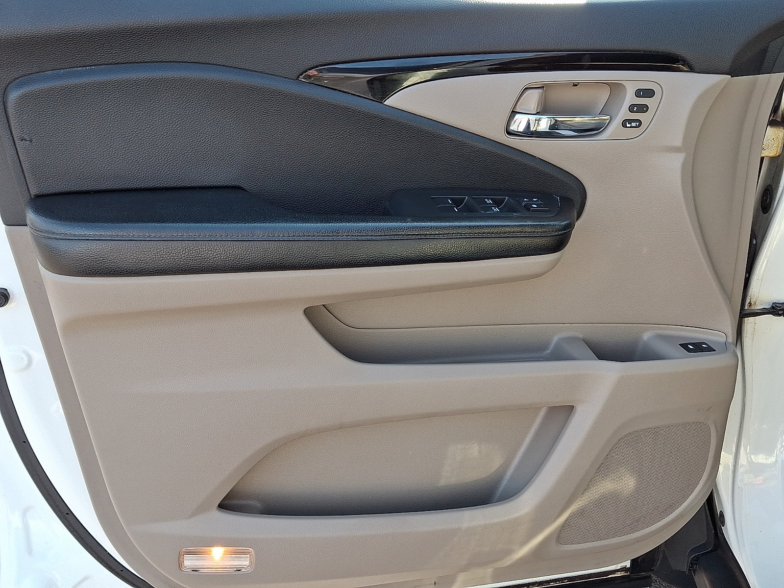 Used 2016 Honda Pilot Touring image 15