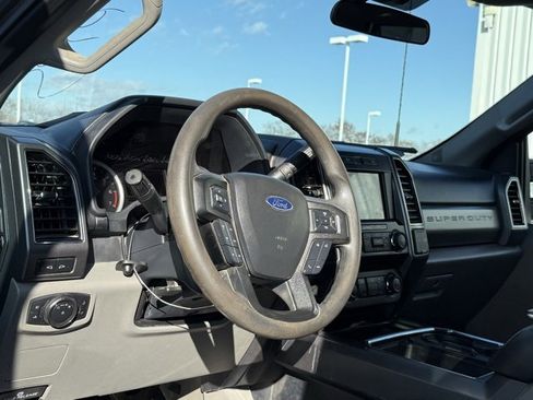 Used 2022 Ford F250 XLT w/ XLT Premium Package image 2