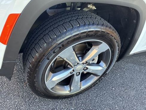 Used 2022 Jeep Grand Cherokee L Limited image 12