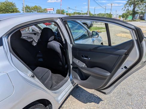 Used 2020 Nissan Sentra SV FWD image 18
