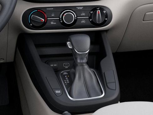 New 2025 Kia Soul LX w/ LX Technology Package FWD image 23