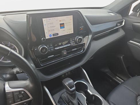 Used 2023 Toyota Highlander XSE FWD image 20