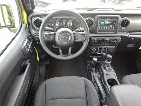 Used 2023 Jeep Wrangler Unlimited w/ Cold Weather Group image 11