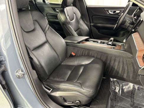 Used 2024 Volvo S60 B5 Plus image 32