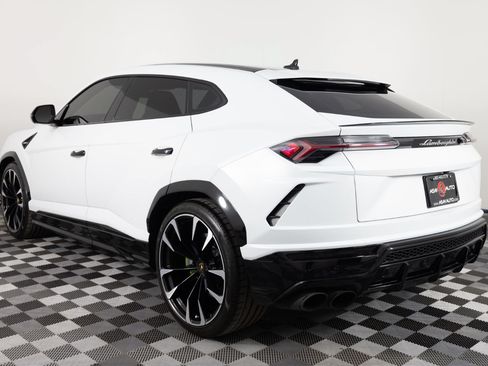 Used 2021 Lamborghini Urus AWD/4WD image 5