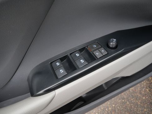 Certified 2020 Toyota Camry LE image 19