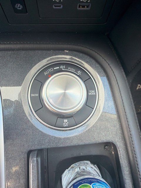 Used 2022 Nissan Armada SV w/ SV Appearance Package AWD/4WD image 8