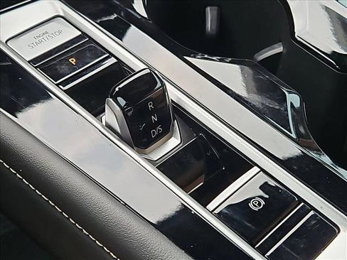 Used 2024 Volkswagen Atlas Cross Sport SEL R-Line image 12