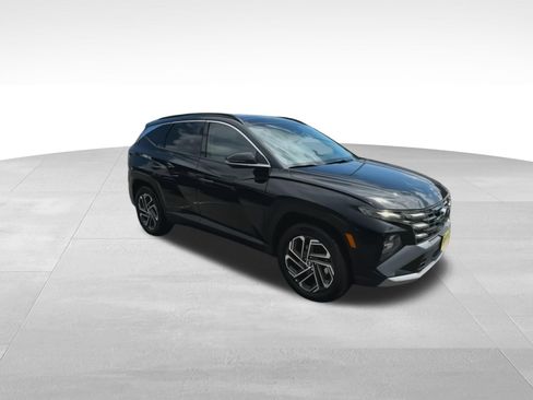 Used 2025 Hyundai Tucson Limited image 2