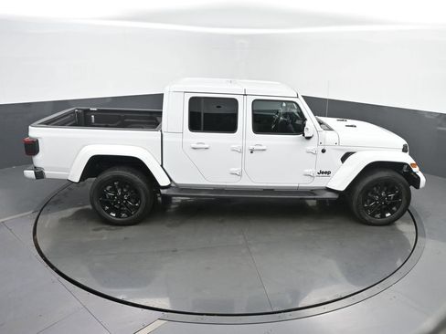Used 2023 Jeep Gladiator Overland AWD/4WD image 41
