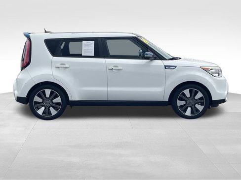 Used 2014 Kia Soul ! w/ Sun & Sound Package FWD image 2