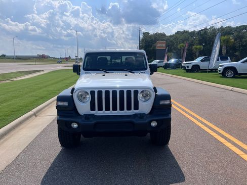 Used 2020 Jeep Gladiator Sport w/ Quick Order Package 24S AWD/4WD image 3