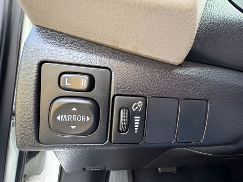 Used 2016 Toyota Corolla LE image 23