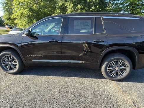 New 2026 Chevrolet Traverse LT image 8